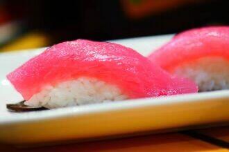 Tuna (Maguro) sushi